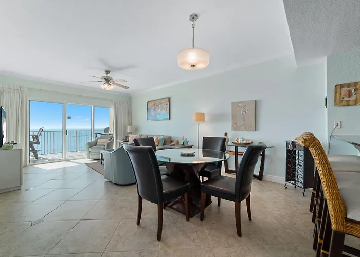 Holiday home Crystal Shores West 403
