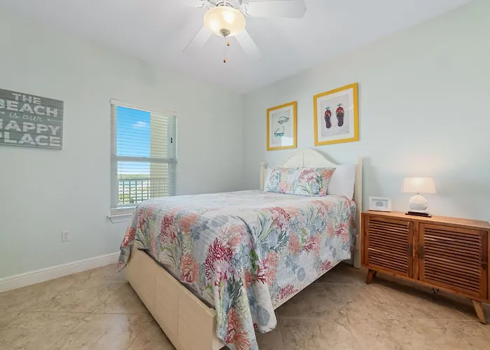 Crystal Shores West 403